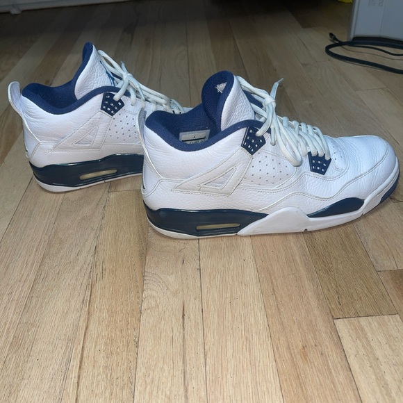 Jordan 4 Retro Columbia (2015) - Picture 3 of 5